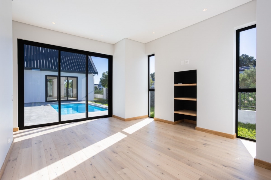 5 Bedroom Property for Sale in Val De Vie Estate Western Cape